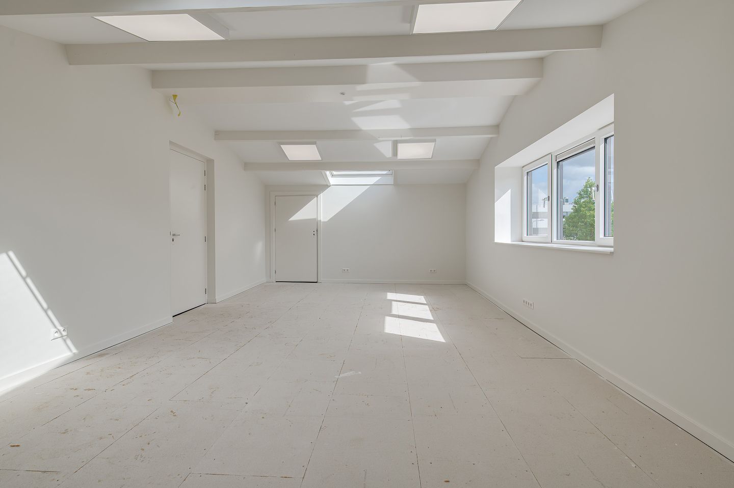 Bekijk foto 3 van Dodewaardlaan 6