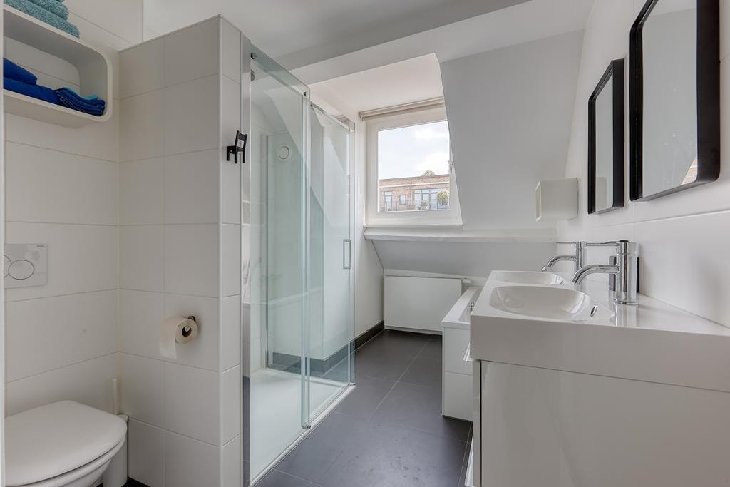 Photo 49 of Willemstraat 83