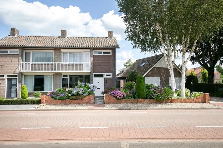 Twee-onder-één-kap te koop: Herlaerstraat 29, Hilvarenbeek