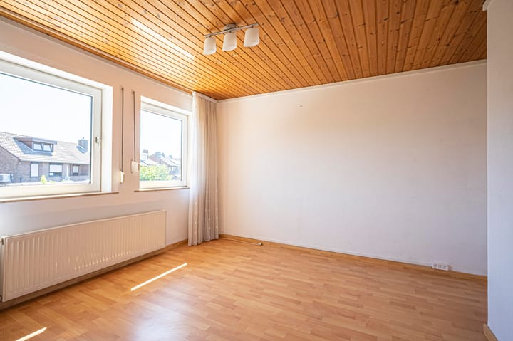 Twee-onder-één-kap te koop: Lindenlaan 116, Kerkrade