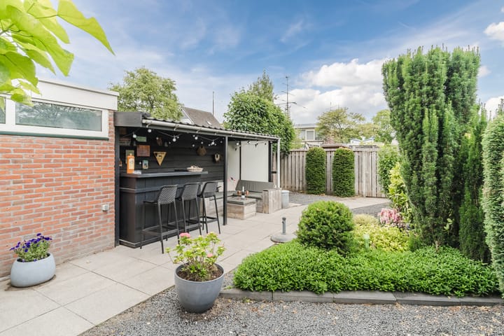 Tussenwoning te koop: Jupiterlaan 6, Dongen