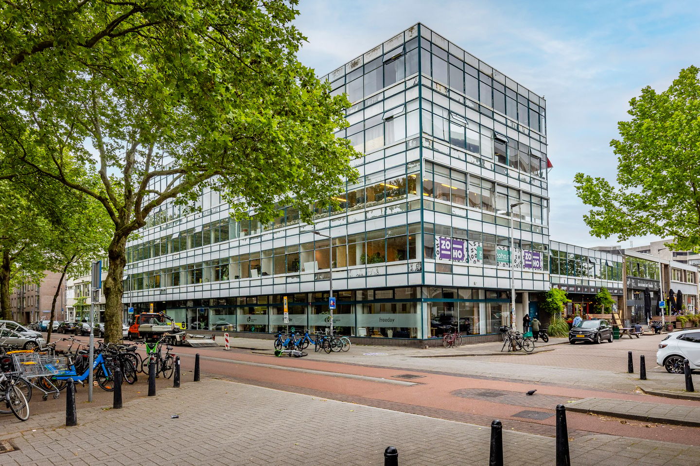View photo 2 of Vijverhofstraat 47