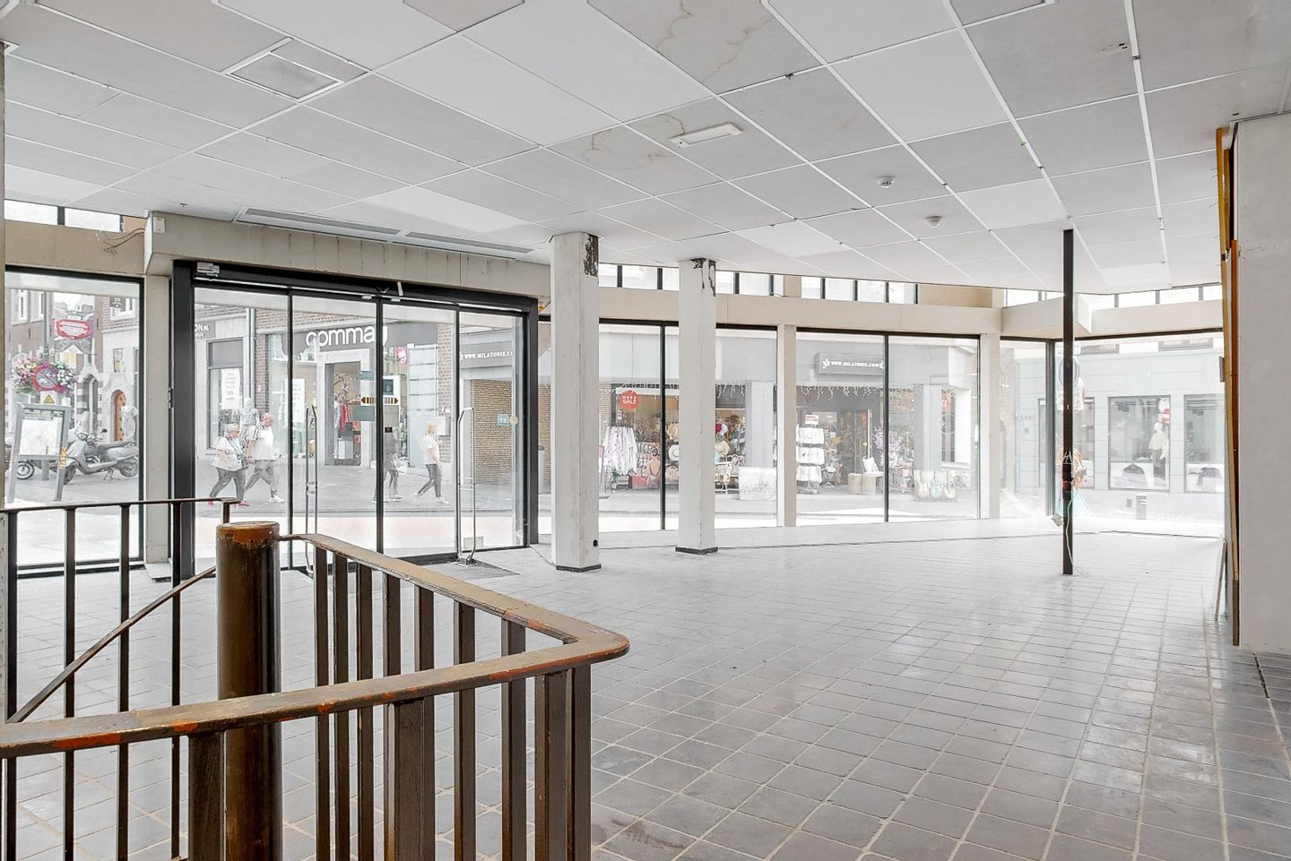View photo 4 of Markt 9