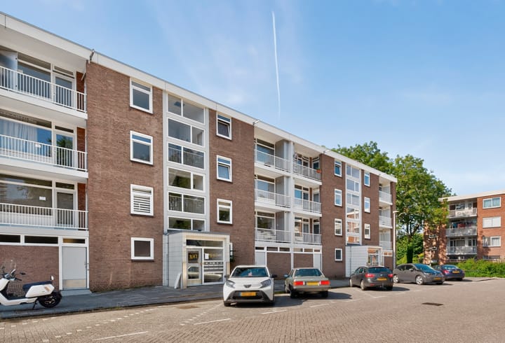 Appartement te koop: Ennemaborg 135, Amsterdam