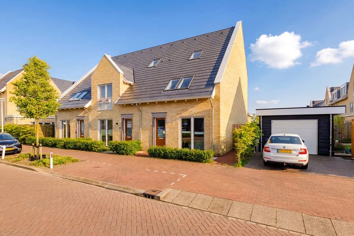 Hoekwoning te koop: Laanweer 27, Velserbroek