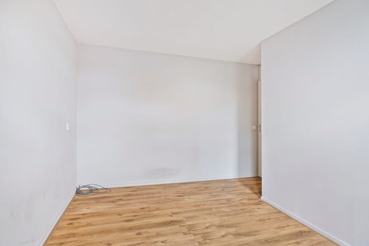 Tussenwoning te koop: Zilvermeeuw 64, Etten-Leur