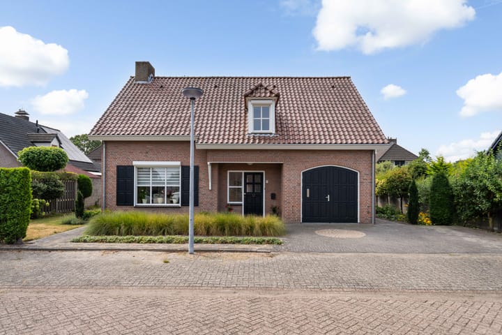Vrijstaande woning te koop: Ranonkelhof 2, Weert