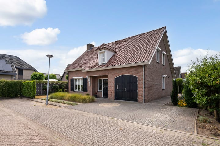 Vrijstaande woning te koop: Ranonkelhof 2, Weert