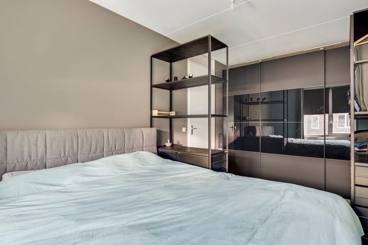 Tussenwoning te koop: Niellerveld 45, Roermond