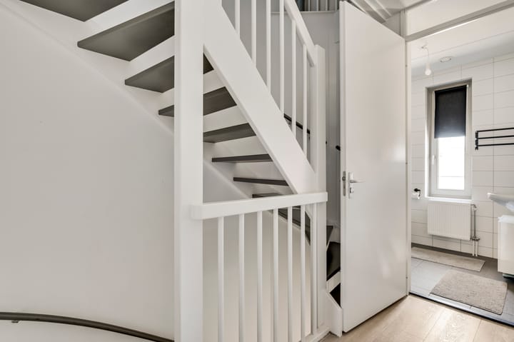 Tussenwoning te koop: Niellerveld 45, Roermond