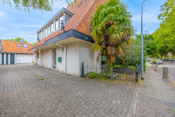 Twee-onder-één-kap te koop: Radiostraat 63, Hilversum