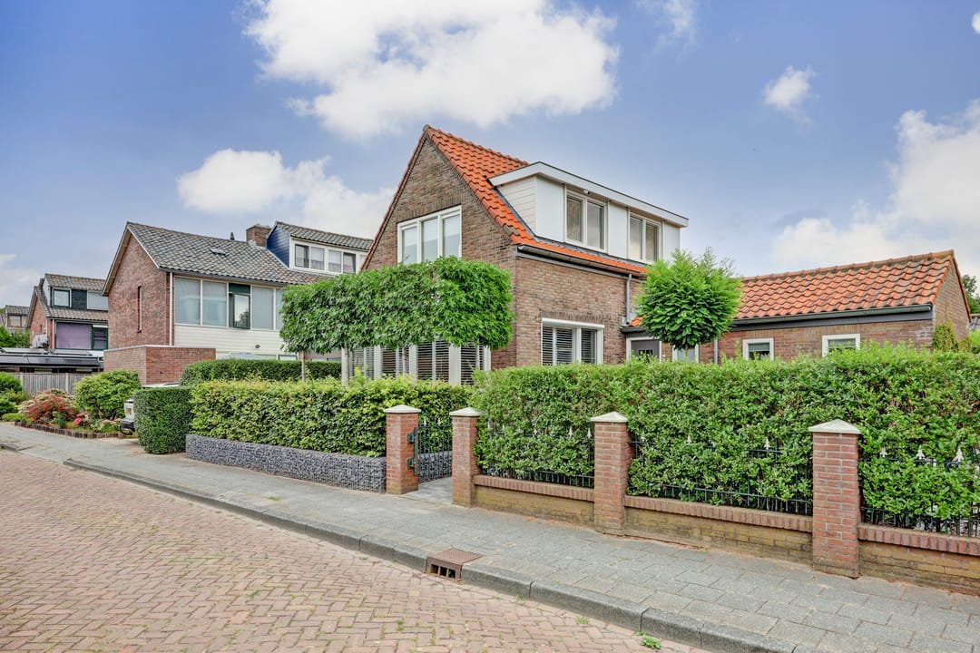 Foto 1 van De Ruijterstraat 25