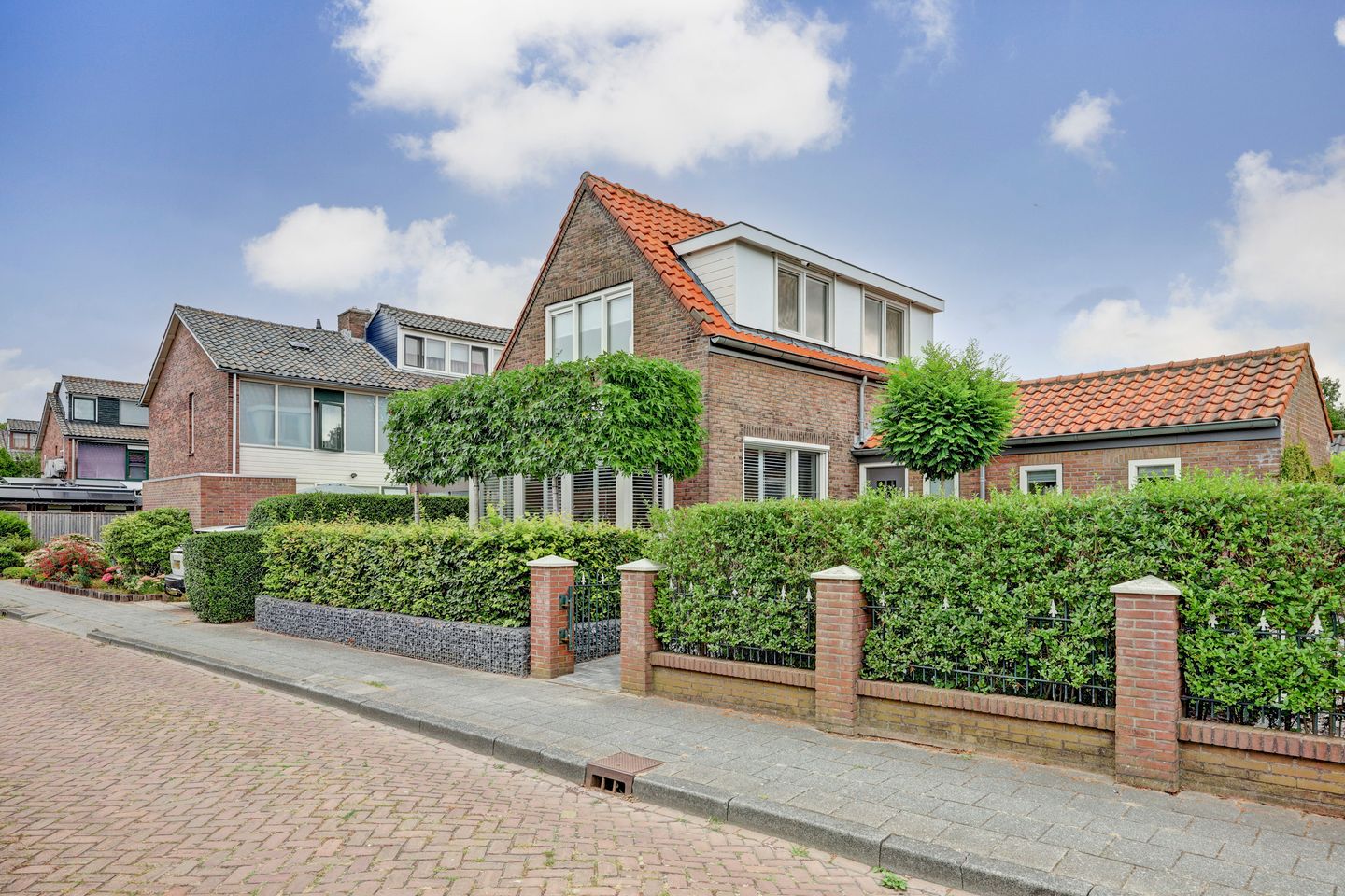 Foto 1 van De Ruijterstraat 25