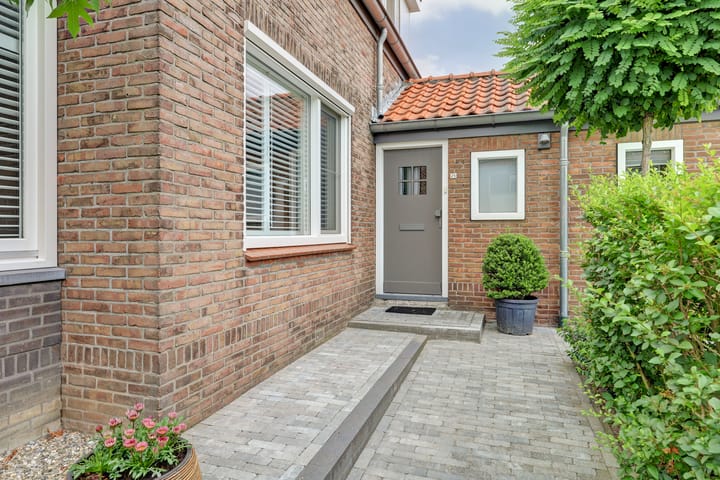 Foto 4 van De Ruijterstraat 25