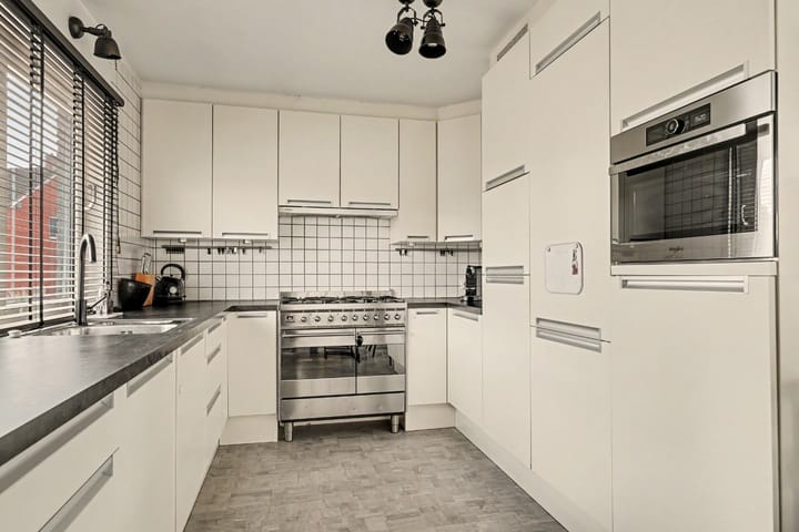 Foto 4 van Azaleastraat 1
