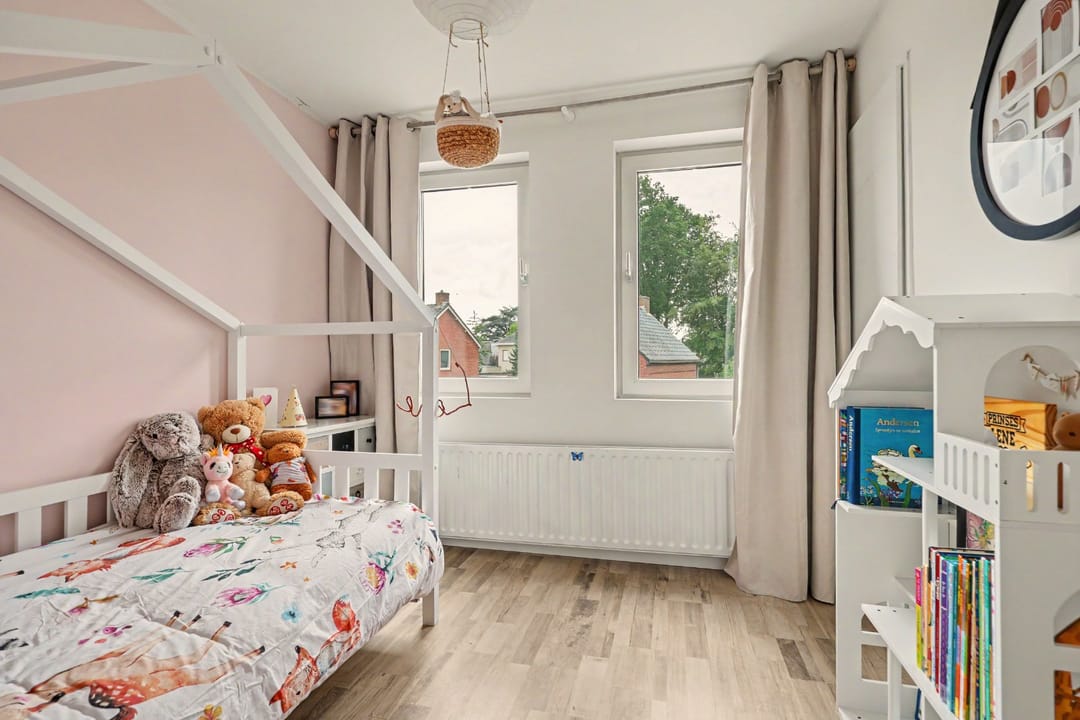 Photo 17 of Azaleastraat 1