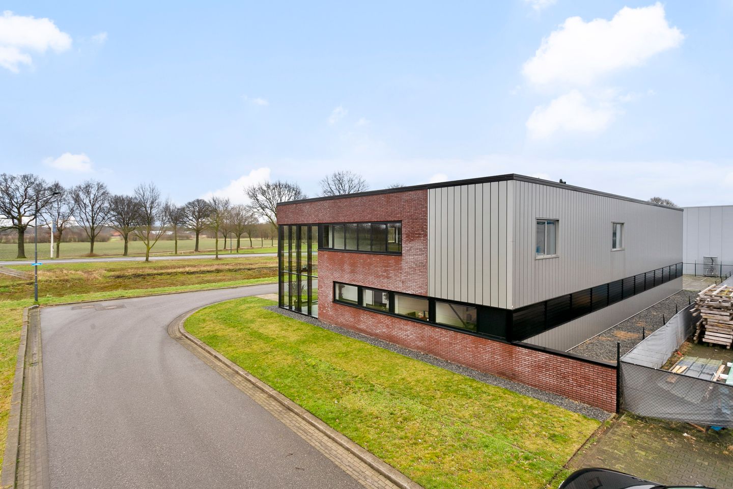 View photo 5 of Landweer 12