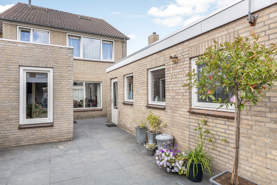 Photo 31 of Beatrixstraat 8