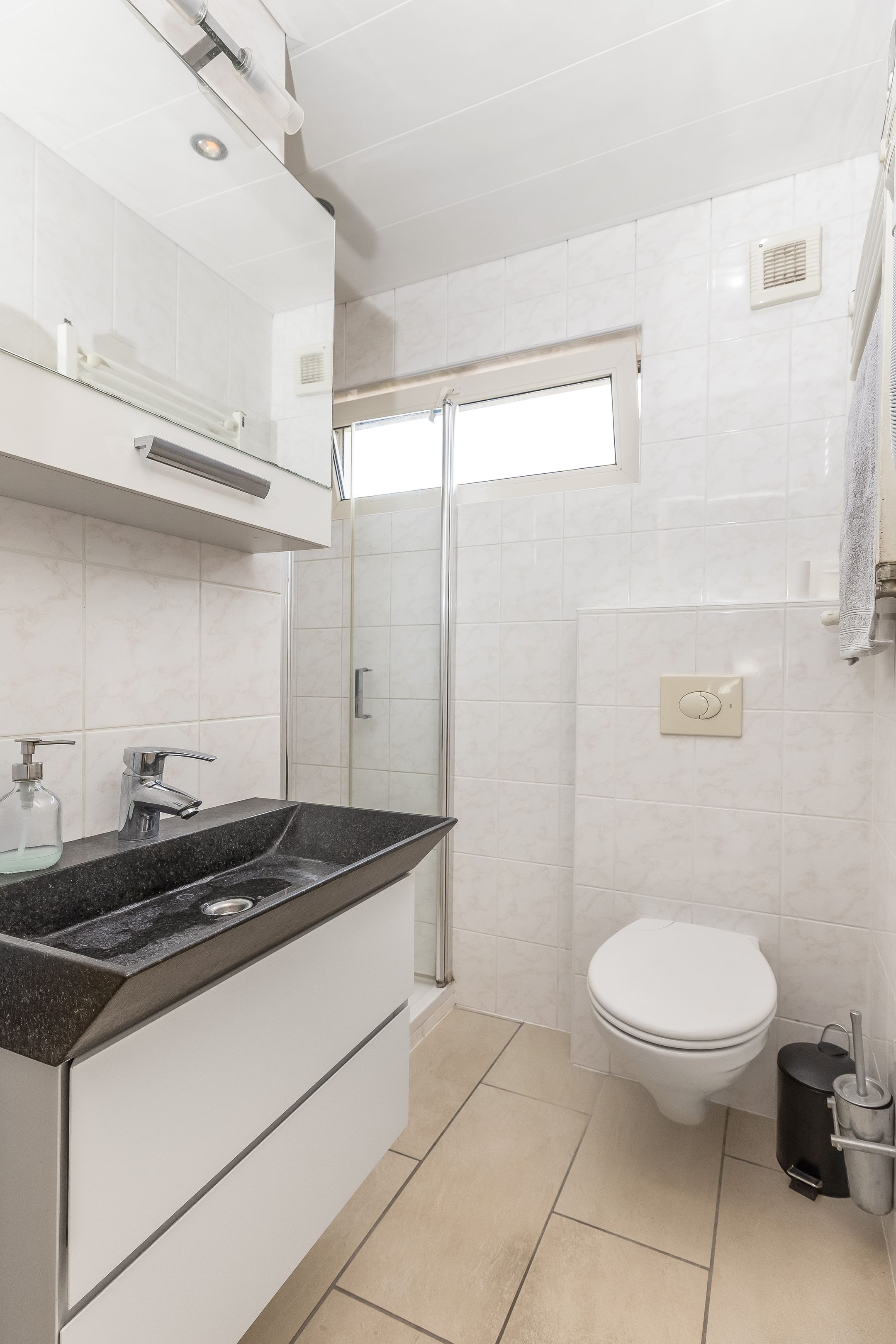 Photo 21 of Beatrixstraat 8