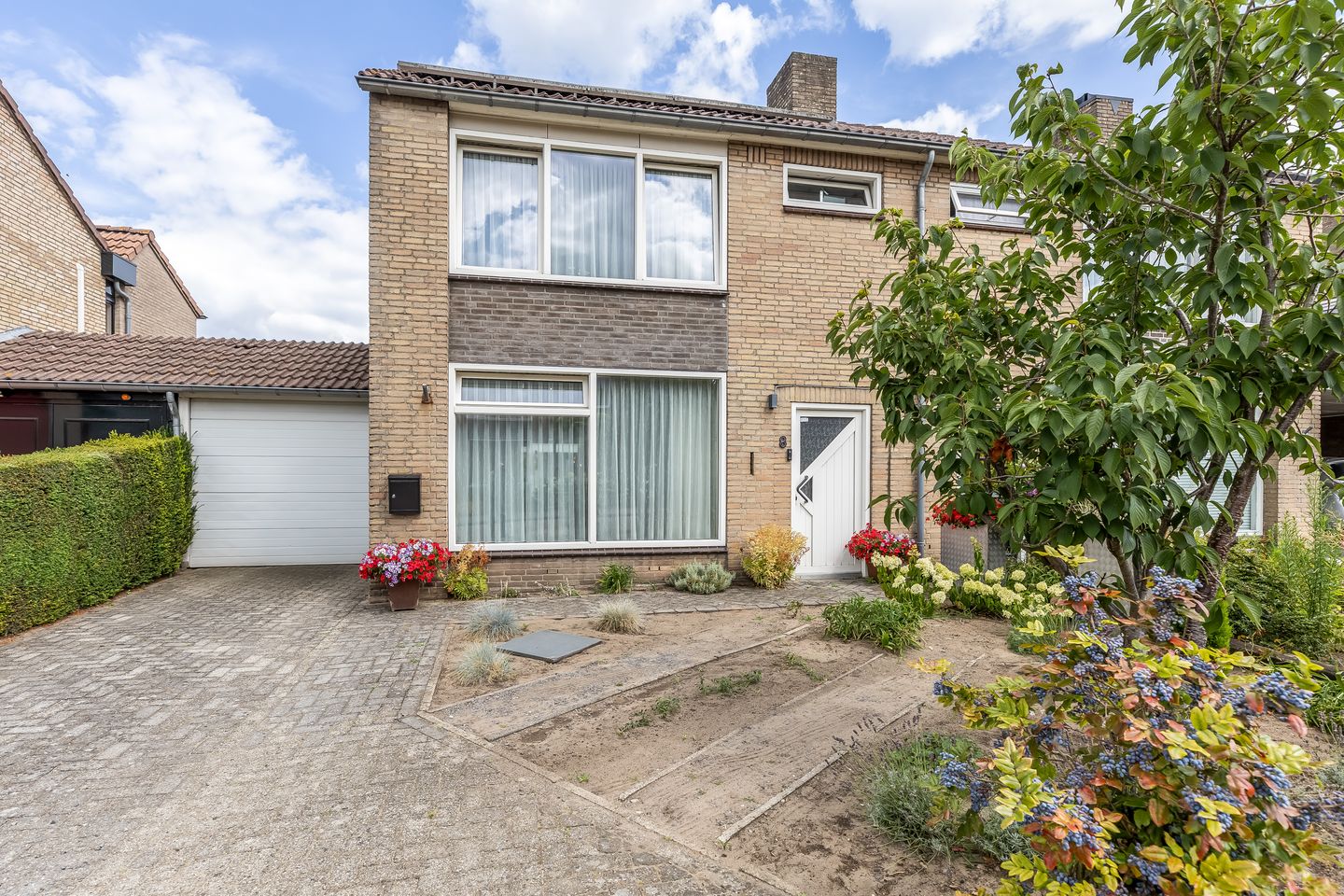 Photo 5 of Beatrixstraat 8