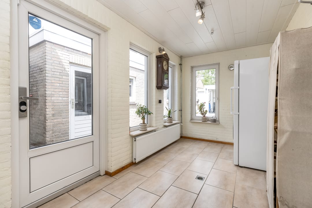 Photo 16 of Beatrixstraat 8