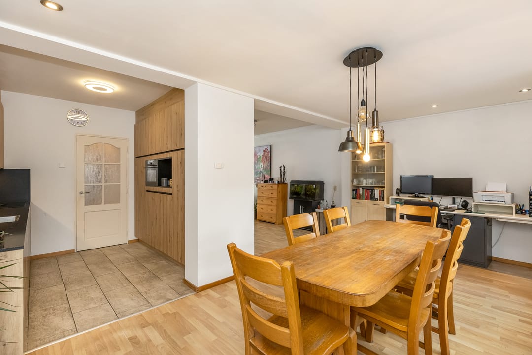 Photo 13 of Beatrixstraat 8