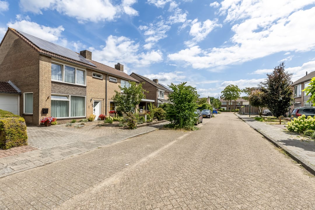 Photo 32 of Beatrixstraat 8