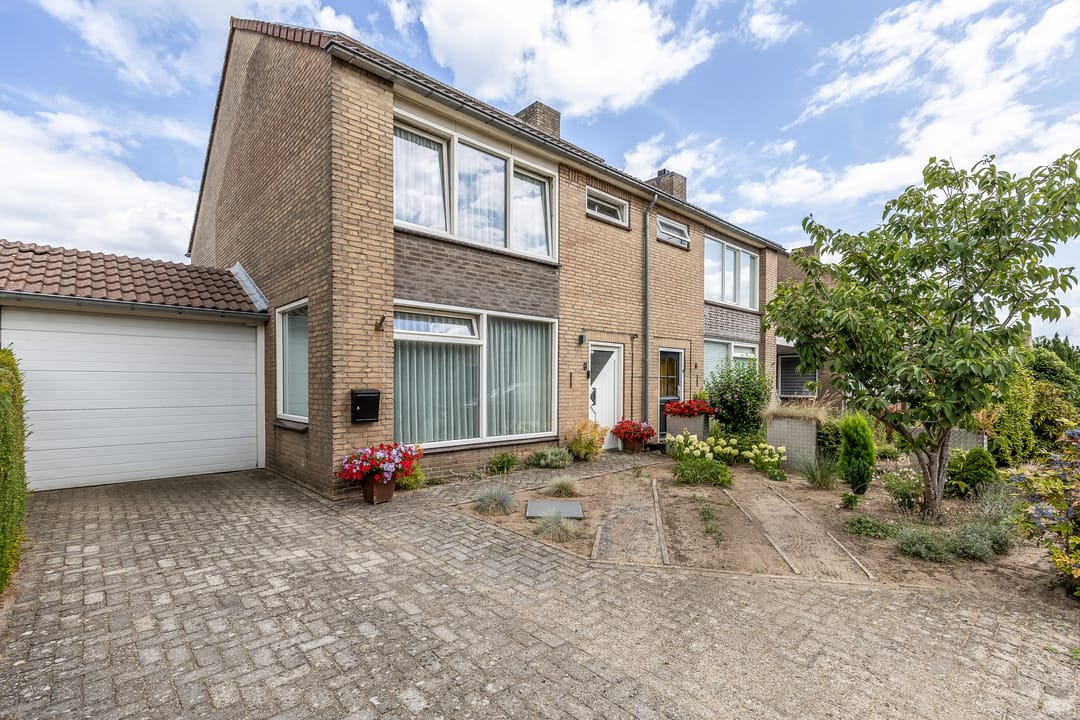 Photo 1 of Beatrixstraat 8