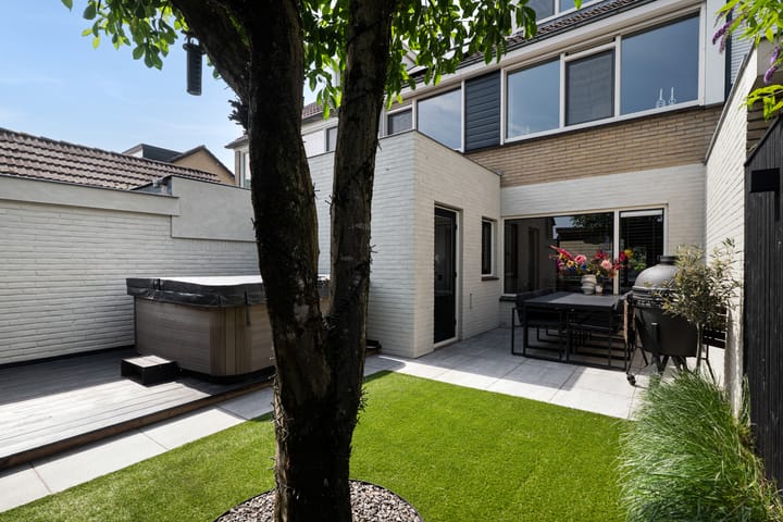 Tussenwoning te koop: Sportparklaan 12, Renswoude