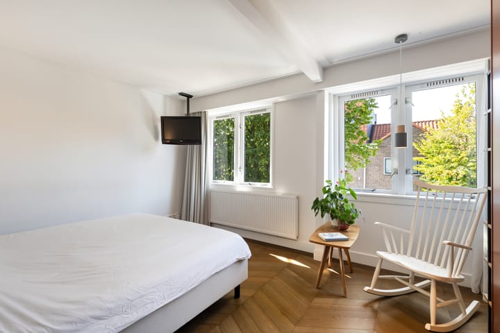Tussenwoning te koop: Leeghwaterstraat 76, Hilversum