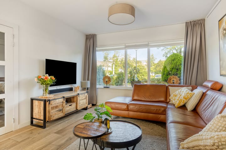 Tussenwoning te koop: Calsplantsoen 35, Beverwijk