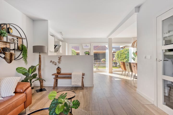 Tussenwoning te koop: Calsplantsoen 35, Beverwijk