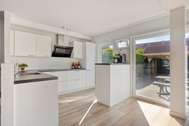 Tussenwoning te koop: Calsplantsoen 35, Beverwijk