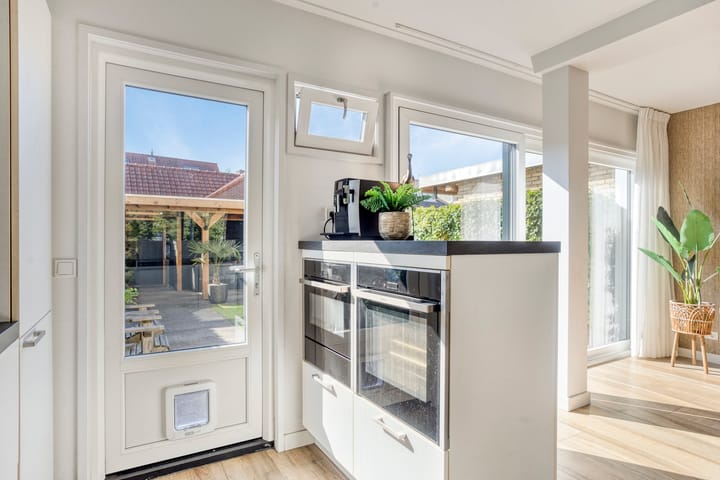Tussenwoning te koop: Calsplantsoen 35, Beverwijk