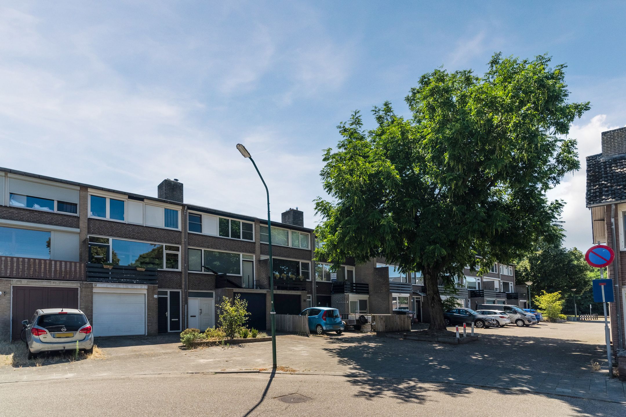 Photo 6 of Leliestraat 34