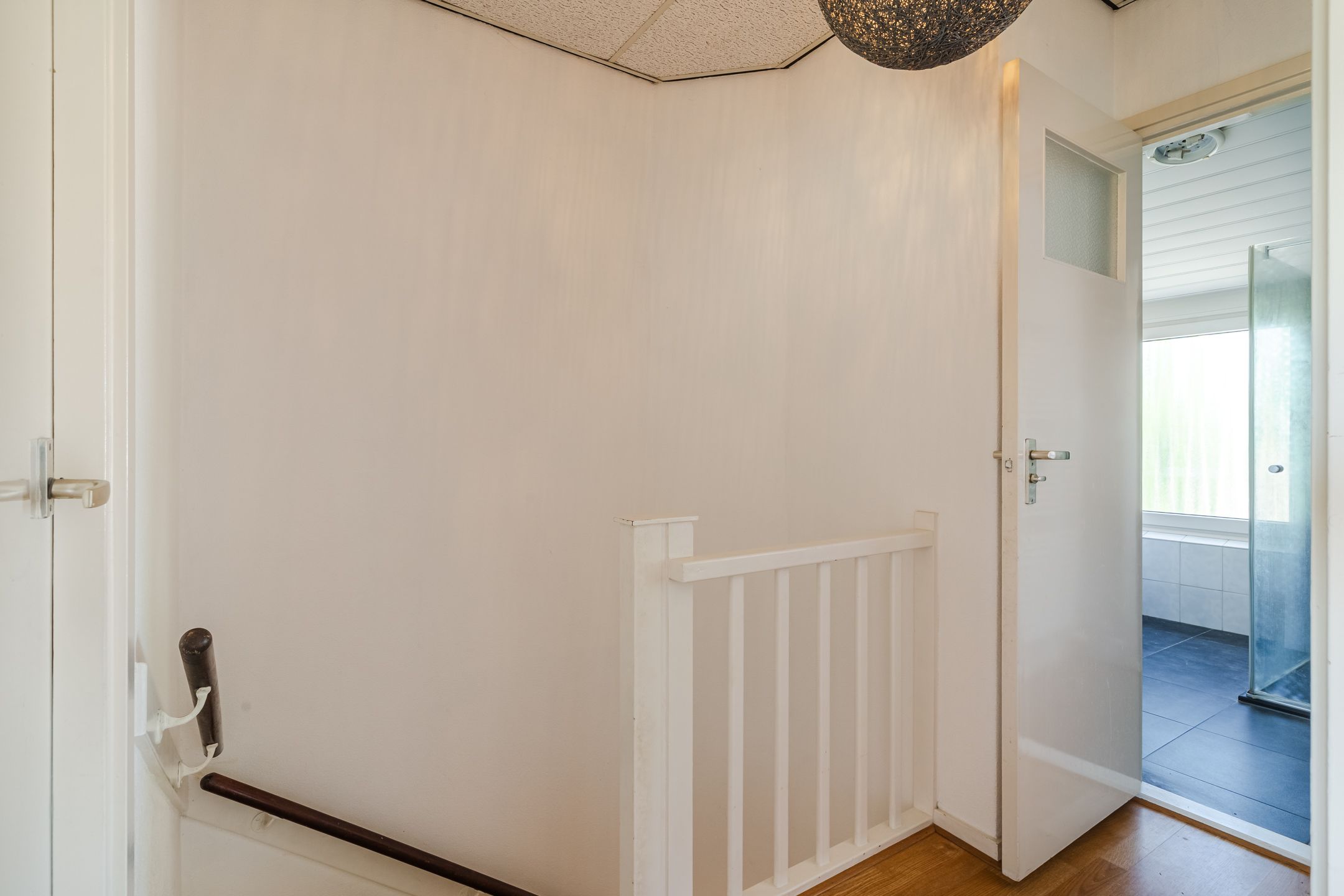 Photo 27 of Leliestraat 34