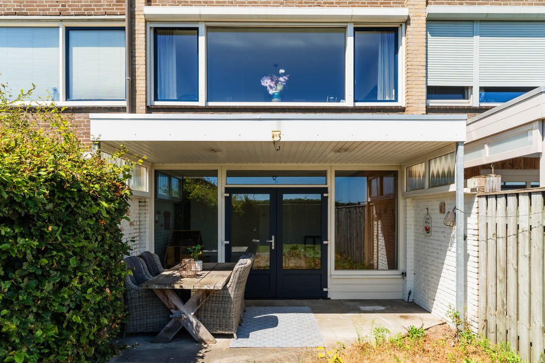 Photo 16 of Leliestraat 34