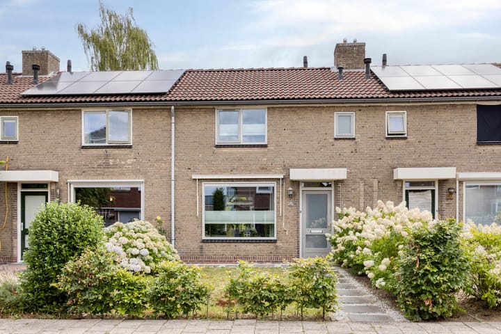 Tussenwoning te koop: Molenkampsweg 52, Borne