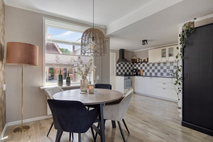 Tussenwoning te koop: Molenkampsweg 52, Borne