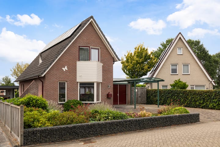 Vrijstaande woning te koop: Aletta Jacobsstraat 12, Veenoord