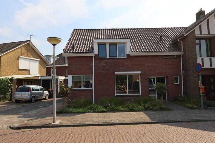 Tussenwoning te koop: Emmastraat 40, Wierden
