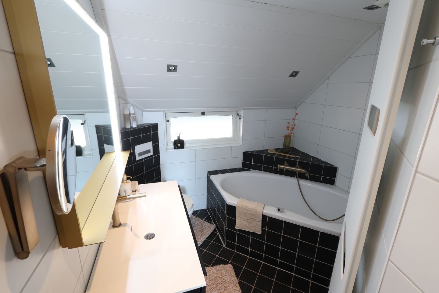 Photo 20 of Emmastraat 40