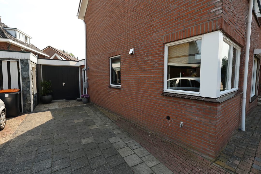 Photo 37 of Emmastraat 40