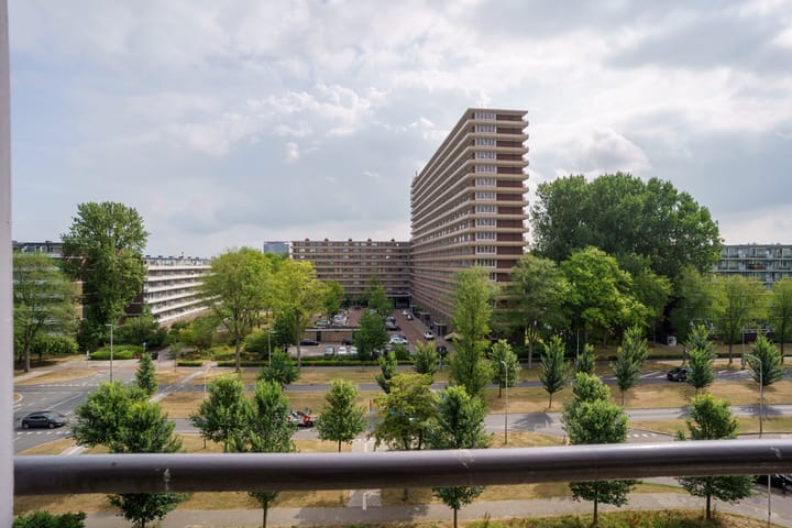 Appartement te koop: Roland Holstlaan 979, Delft
