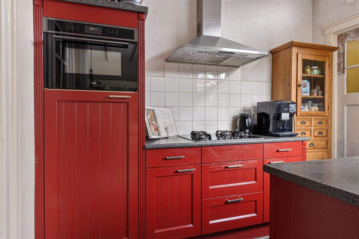 Tussenwoning te koop: Parallelweg 5, Sneek