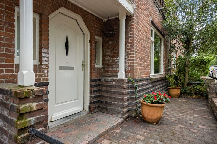Tussenwoning te koop: Parallelweg 5, Sneek