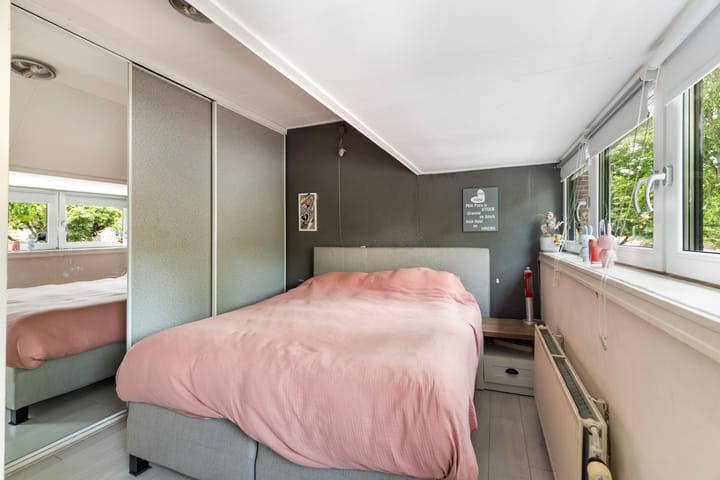 Tussenwoning te koop: Merelstraat 68, Hilversum