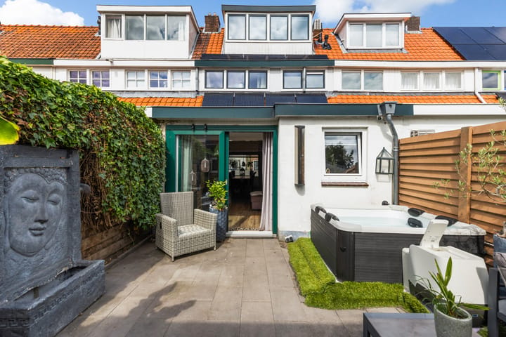 Tussenwoning te koop: Merelstraat 68, Hilversum