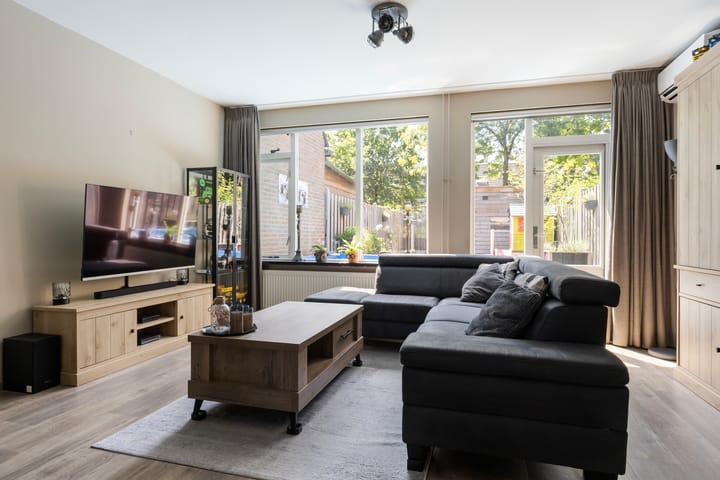 Tussenwoning te koop: Wildforster 89, Barneveld