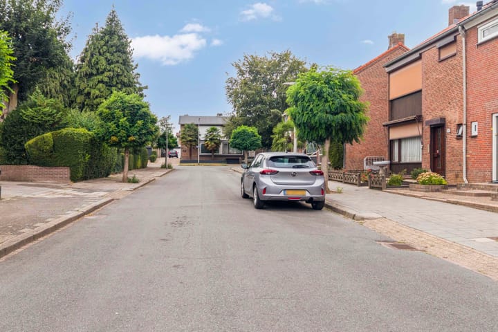 Tussenwoning te koop: Renierstraat 7, Kerkrade